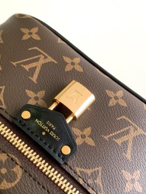 wholesale quality louis vuitton m47125 vanity chain pouch